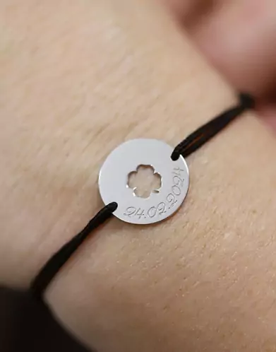 Bracelet Rond Ajouré Trèfle Personnalisable sur Cordon