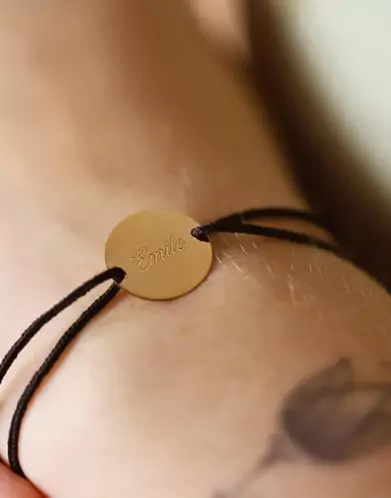 Bracelet Rond en Or Personnalisable sur Cordon