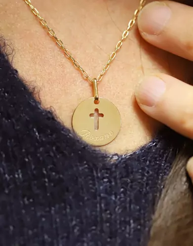 Médaille Ronde Or Croix Ajourée Personnalisable
