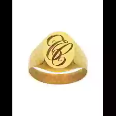 Chevali&egrave;re Ovale Or Monogramme image cachée