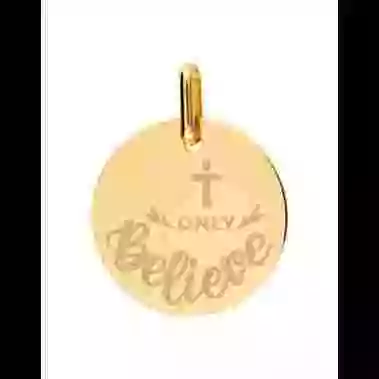 Médaille Ronde en Or S Baptême Croix et Only Believe image cachée